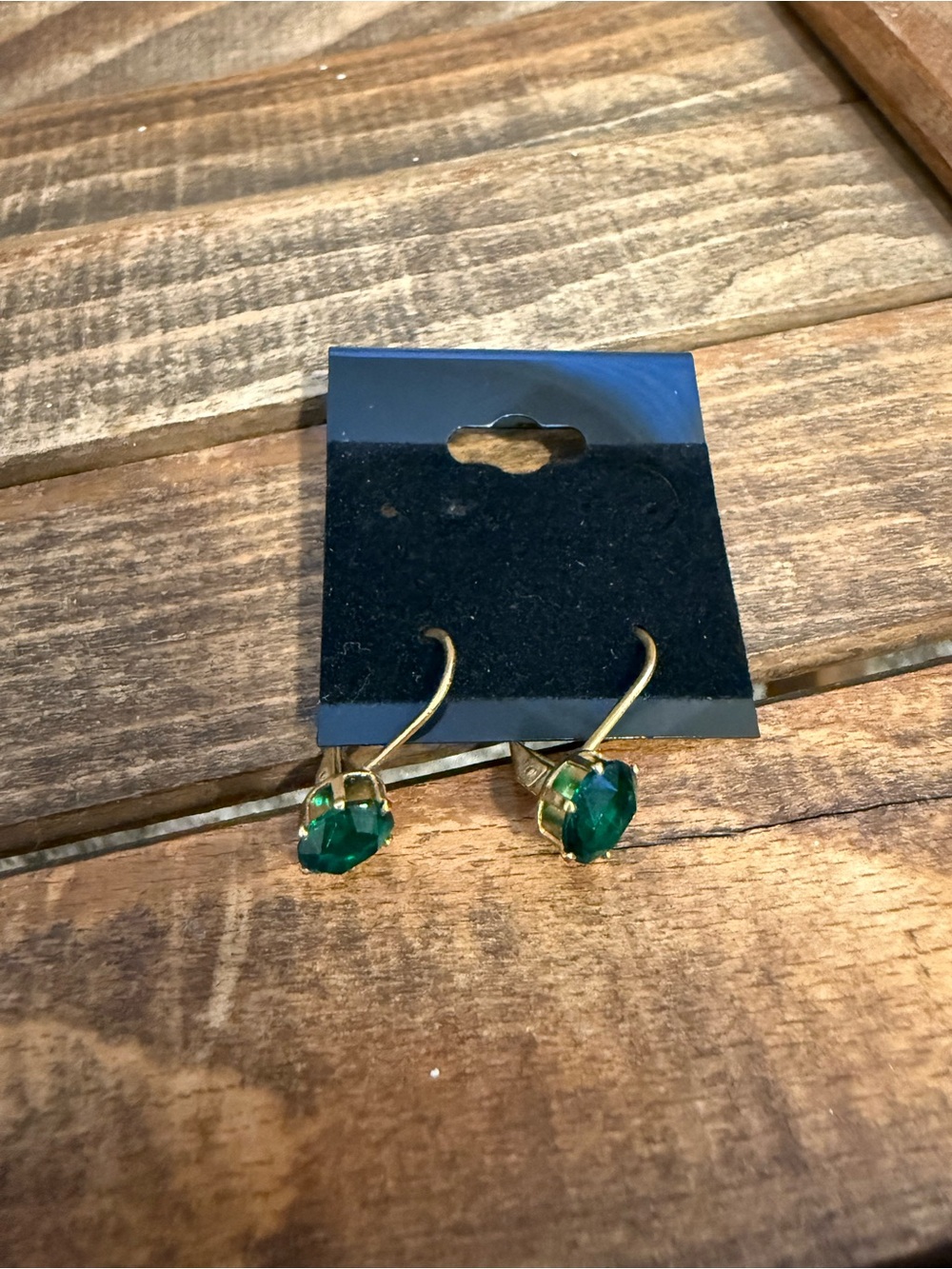 Vintage Gold Tone Emerald Green Faceted Drop Dangle Earrings Old Hollywood Style